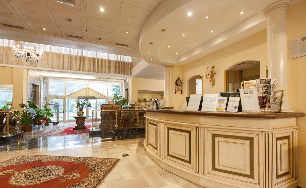 Hotel Terme Helvetia Abano Terme Exteriör bild